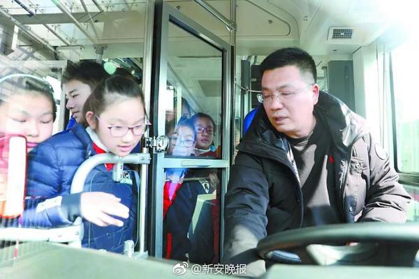 法甲-内马尔挥拳怒打球迷狂喷队友 巴黎邀战术大师掌舵_云电脑品牌