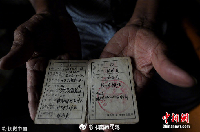 穿平底鞋都能有长腿？艾玛-罗伯茨和郑秀妍可以