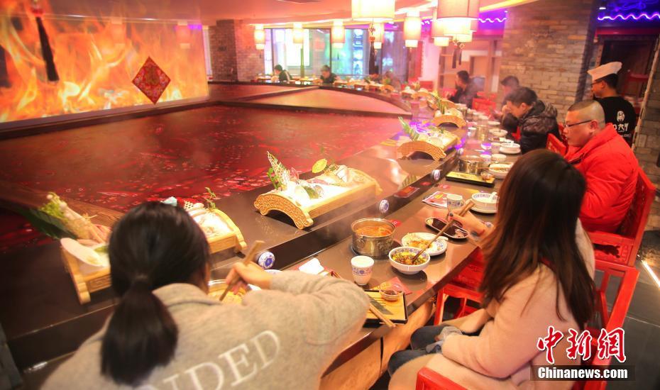 宣萱林峰聚餐喝高卖疯 网友：古天乐去哪了？_云电脑黄金镜像