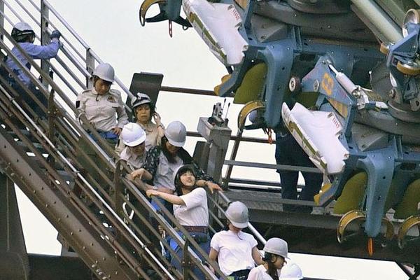 Selina恋爱:别再为爱下跪