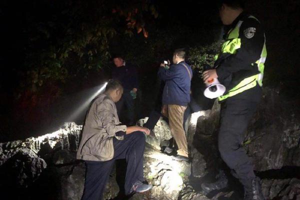 中方回应美两艘军舰通过台湾海峡_AS9929线路解析