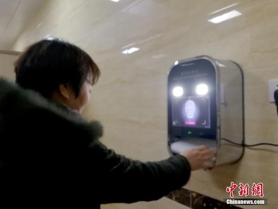 不负众望!“多金”电影《罗马》定档5月10日_云服务器10M带宽