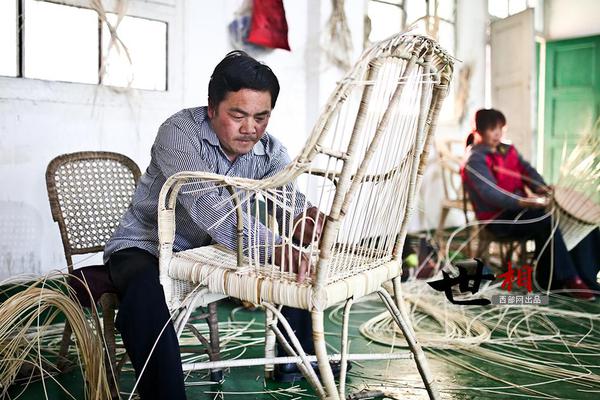 俄媒称现代航母依旧是“海上霸主”？_外贸网站服务器