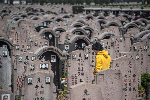 斯里兰卡连环爆炸组织者父亲及兄弟在警方突袭行动中身亡