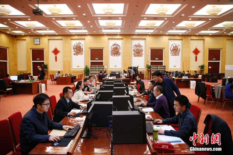 韩男团NU'EST新专辑发布会_CN2服务器真实评价