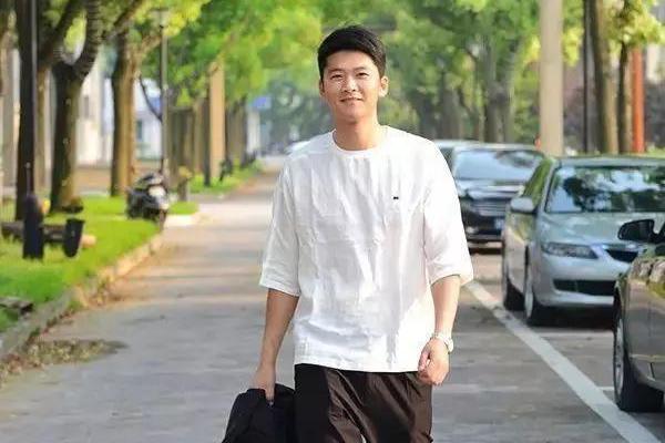 大师赛伍兹2杆落后冲冠李昊桐T57