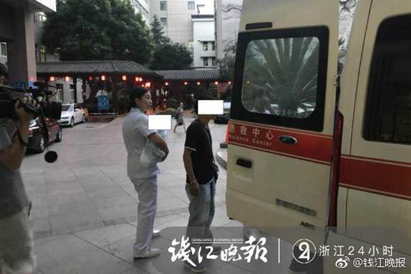 上市后首亏损 冯小刚要赔6821万