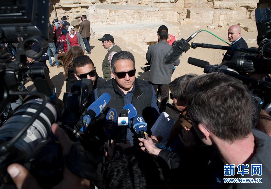 唐艺昕撇下男友张若昀，与张一山相约深夜档看大片_9929丢包率