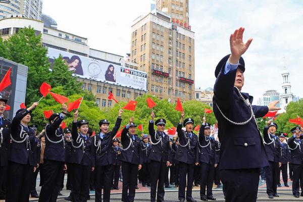 为啥都在夸这没到7分的英超片_香港CN2 VPS