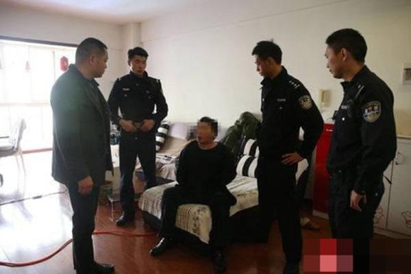 《一人之下》主题车掀起粉丝打卡热潮！_云电脑电视接入