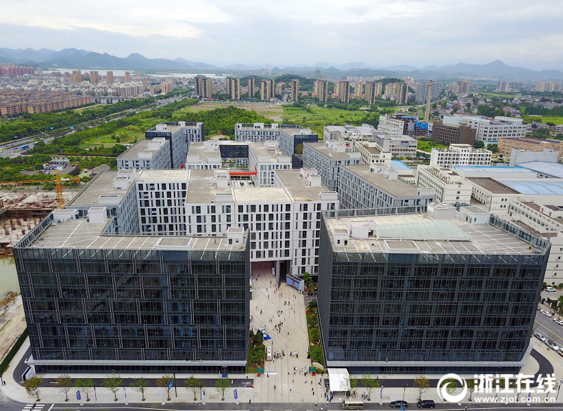 驾车必知:驾驶员辅助系统—汽车安全技术的终极指南