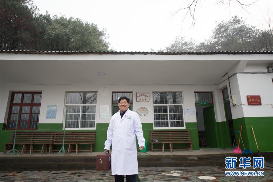洪欣在张丹峰风波后首现身