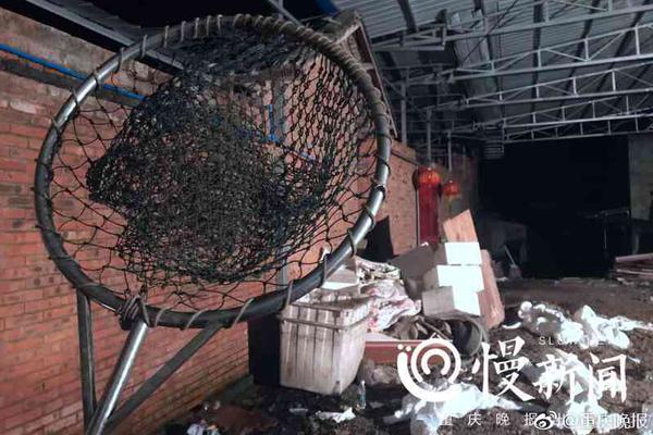 倪妮嘟嘴卖萌霸气举枪 和张震亲密互动_云电脑上班族