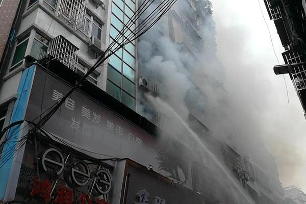 土超劲旅大巴遭遇车祸捷克国脚离世 前鲁能外援受伤