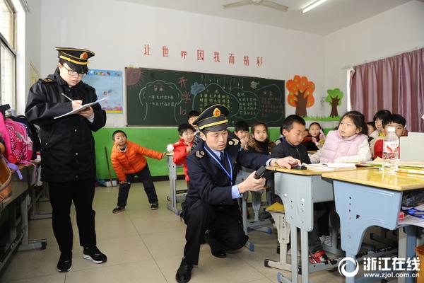斯里兰卡内阁大换血 警察总长拒辞职后被强制离开_什么是挂机宝