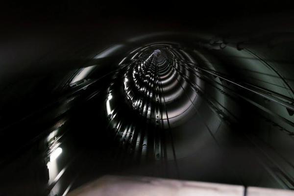 为这事 吴京黄渤等人坐上公安部新闻发布会主席台