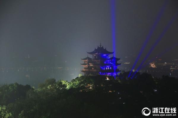 周迅做的这件事，比她所有戏都牛