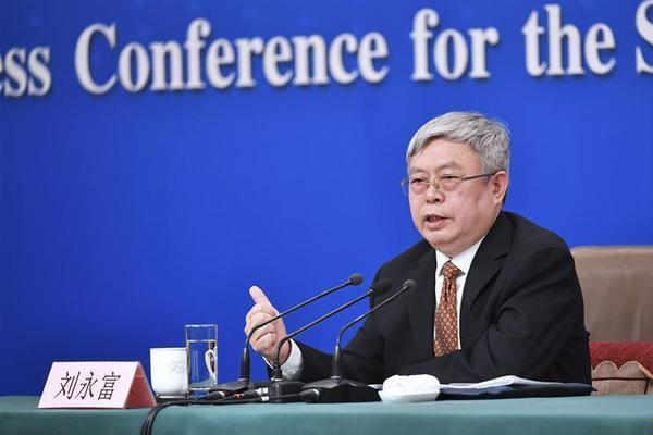 威廉出轨、兄弟反目、离家出走.....最近英国王室瓜有点大