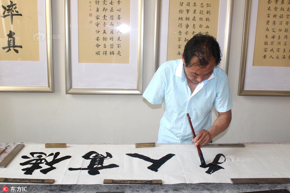 俄罗斯实力派画家作品展黑龙江亮相_CN2机器学习