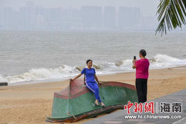 前任“道德败坏” 救火的他“道德沦丧”