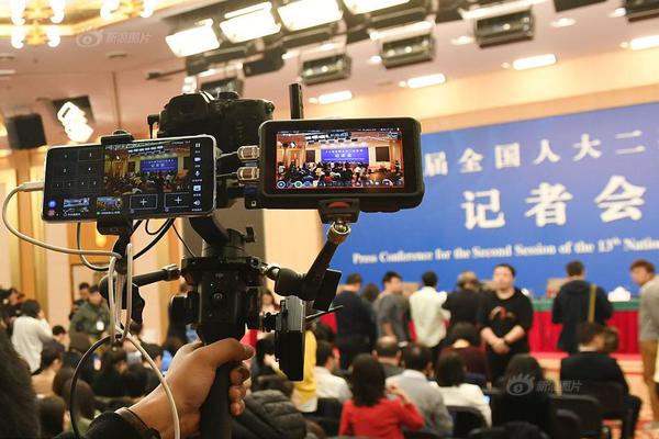 法甲-内马尔挥拳怒打球迷狂喷队友 巴黎邀战术大师掌舵_京东云云舰