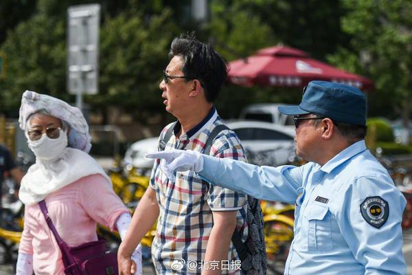 周杰伦巡演陪岳父逛古董市集 大吃美食情同父子_云电脑评测