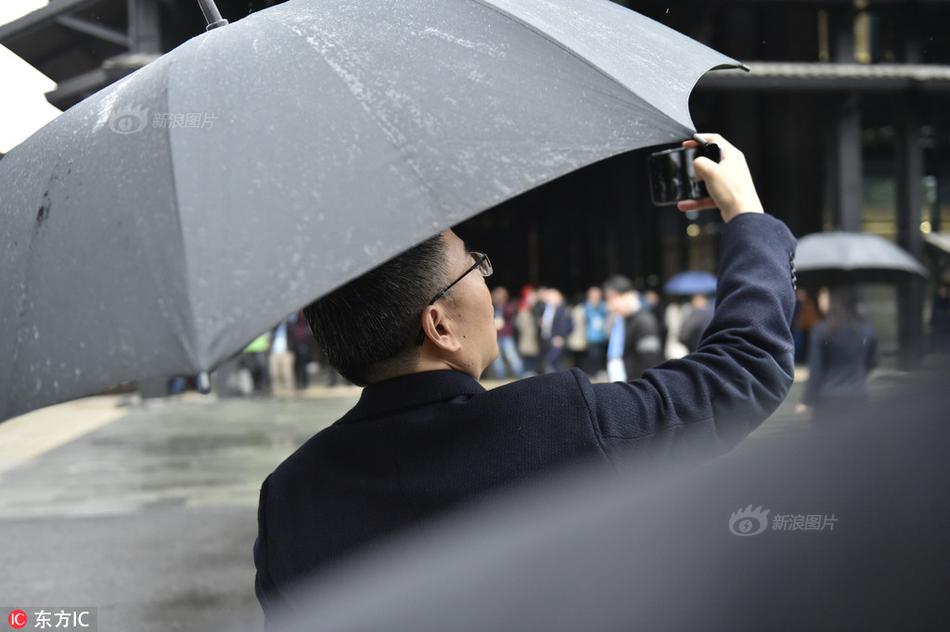伦敦举办“鬼抓人”锦标赛_香港CN2服务器用途