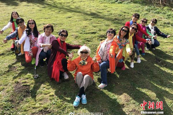 美阿帕奇直升机服役33年仍居榜首 中国武直差在哪