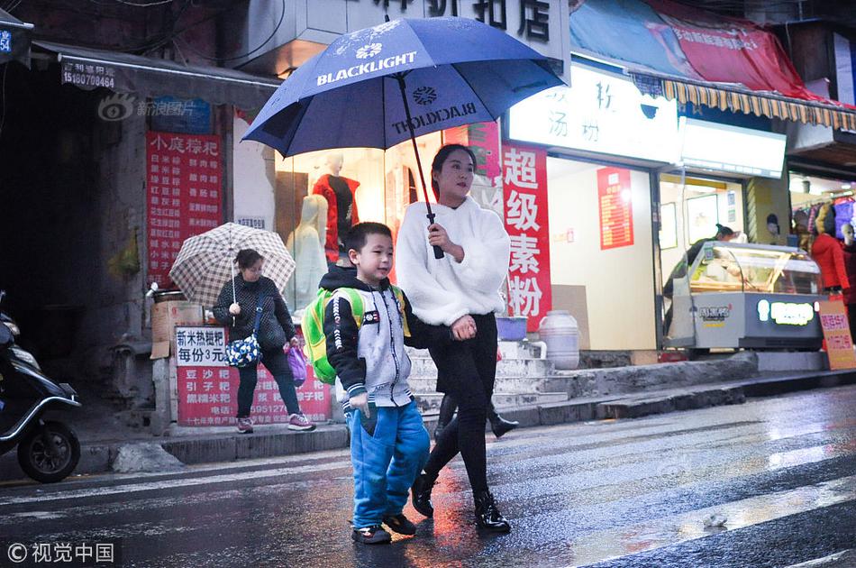 航拍热带气旋肆虐莫桑比克 房屋被毁