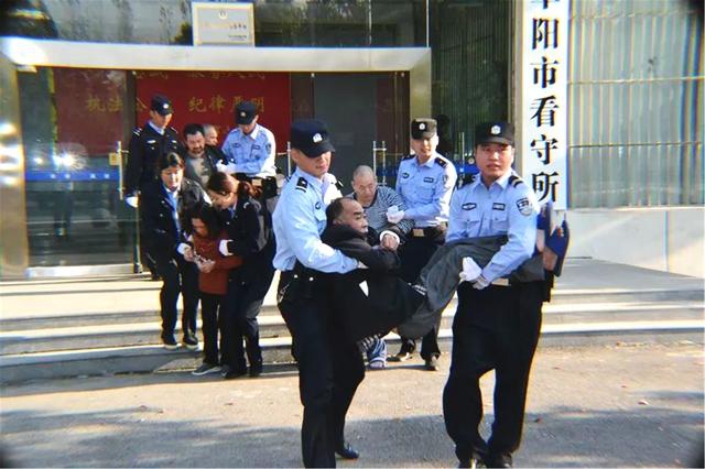 人社部：一季度全国城镇新增就业324万人_云主机
