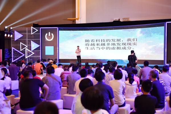“娃娃音”同框!林志玲与丫头合影被指认不出