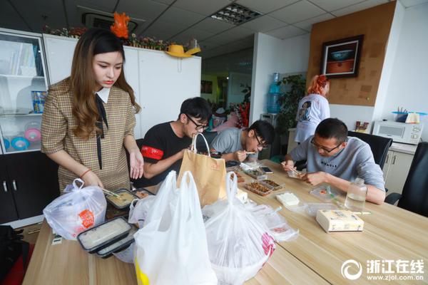 美联社评大师赛|坏天气将伍兹送进领先组 决战小莫_云电脑办公