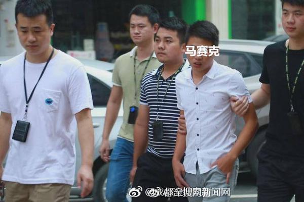 AI还原林青霞旧照，高清图下的颜值照样能打吗？_医疗云服务器