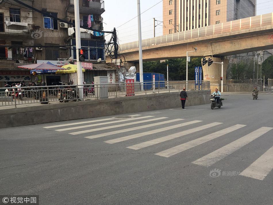 她们定义了“超模”的内涵和外延,而今仍在发光发热