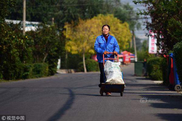 佟丽娅穿蝴蝶结吊带裙 俏皮似少女_云服务器199元/年