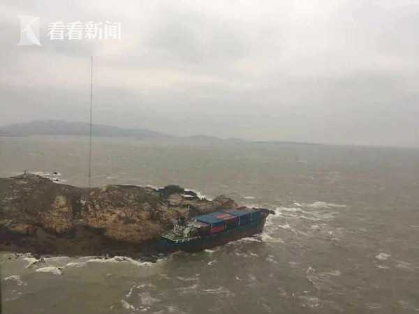 海边突现“龙卷风”持续3分钟 险些掀翻渔船_云电脑选型