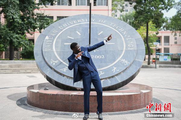 刘涛湿发造型复古摩登感_云服务器折扣