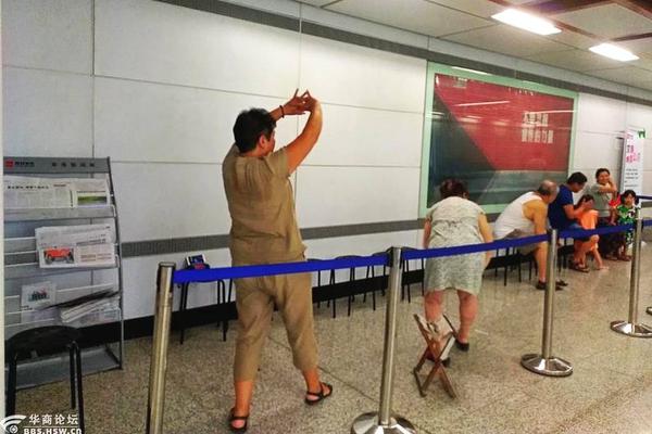 王健林宣布万达集团重返足球圈 俱乐部将采取中性名称_CN2服务器测试IP