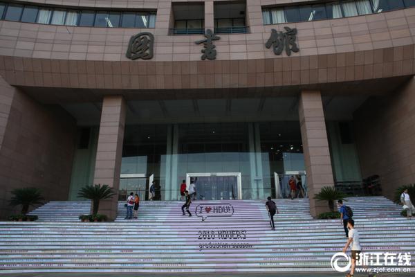 的哥拒绝打表反怼乘客 别人都理解怎么你不行_CN2服务器线路测试