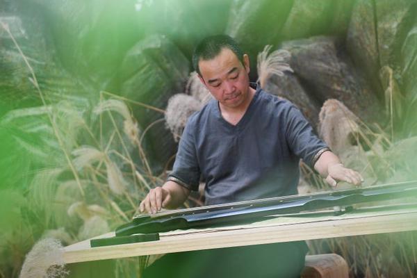 “许志安”式男人值得原谅么?_挂机宝远程桌面
