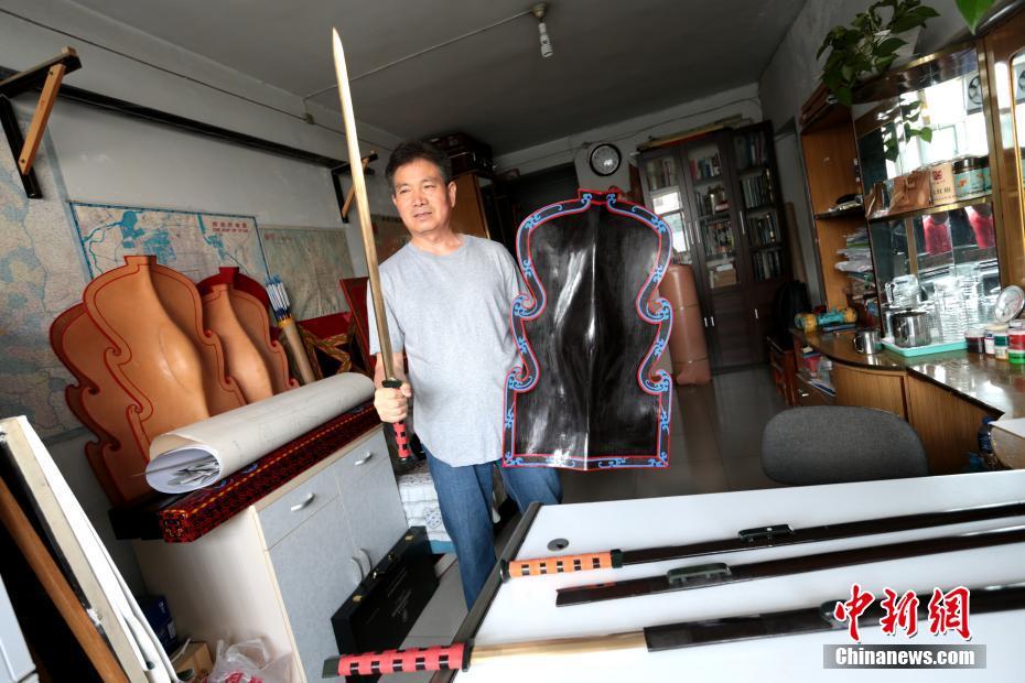 新疆众将踏上归途表情凝重 阿不都显落寞_9929中美专线