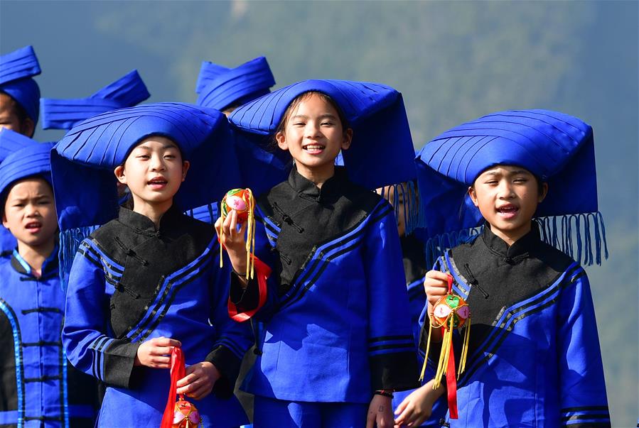 “五一”假期多地铁路加开旅游专列 满足游客出行需求_9929跨境必备